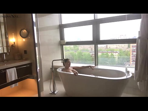 ❤️ Hiiglaslik beib kirglikult oma tussu riivimas vannitoas ️❌ Kaunis porno at et.trysex.ru ﹏